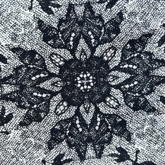 Disney‎ Alice Through The Looking Glass by Giuliana Womens Leggings Size 6 - Picture 4 of 11